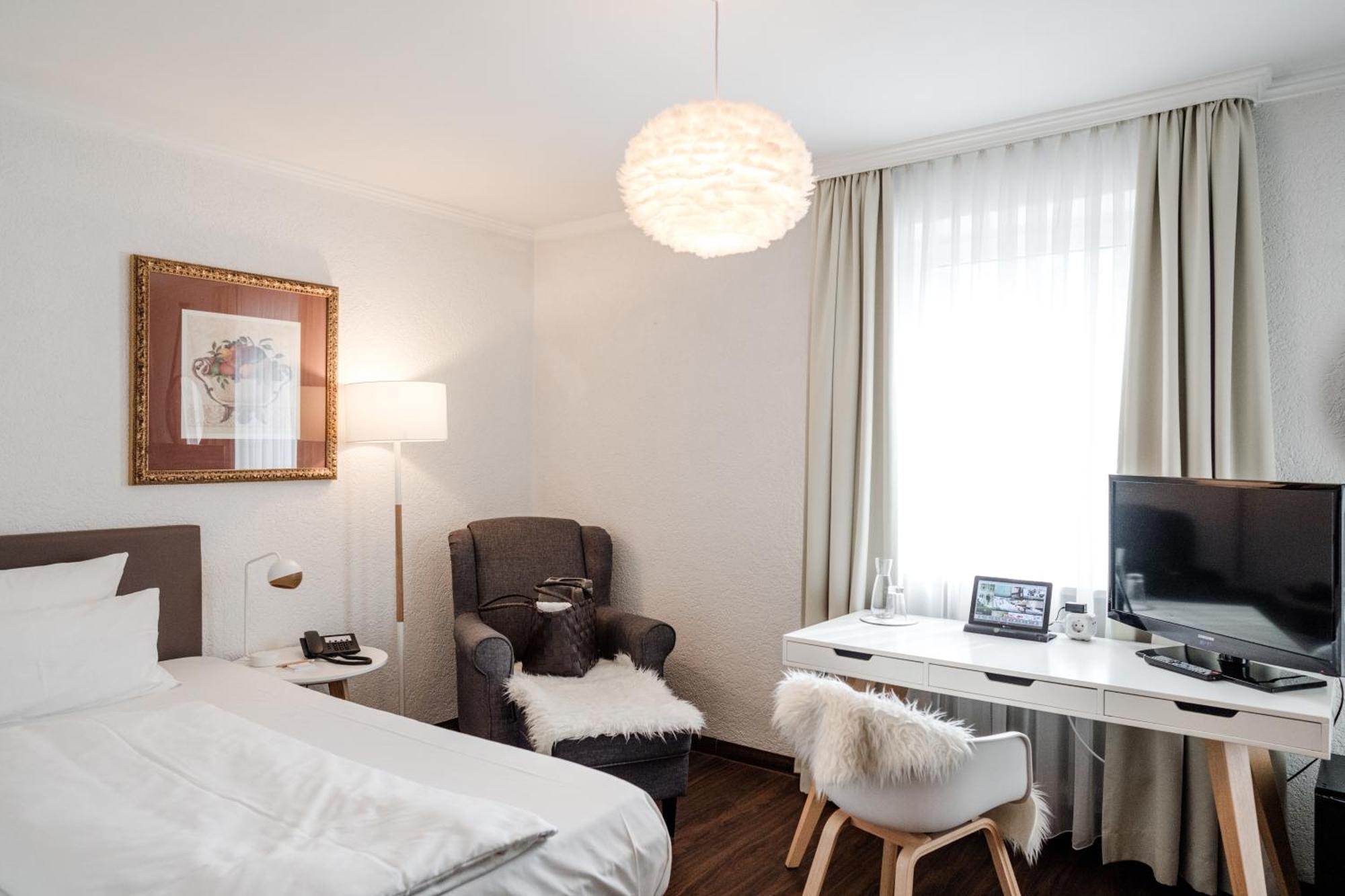 Hotel Antoniushof Ruhstorf an der Rott Bagian luar foto