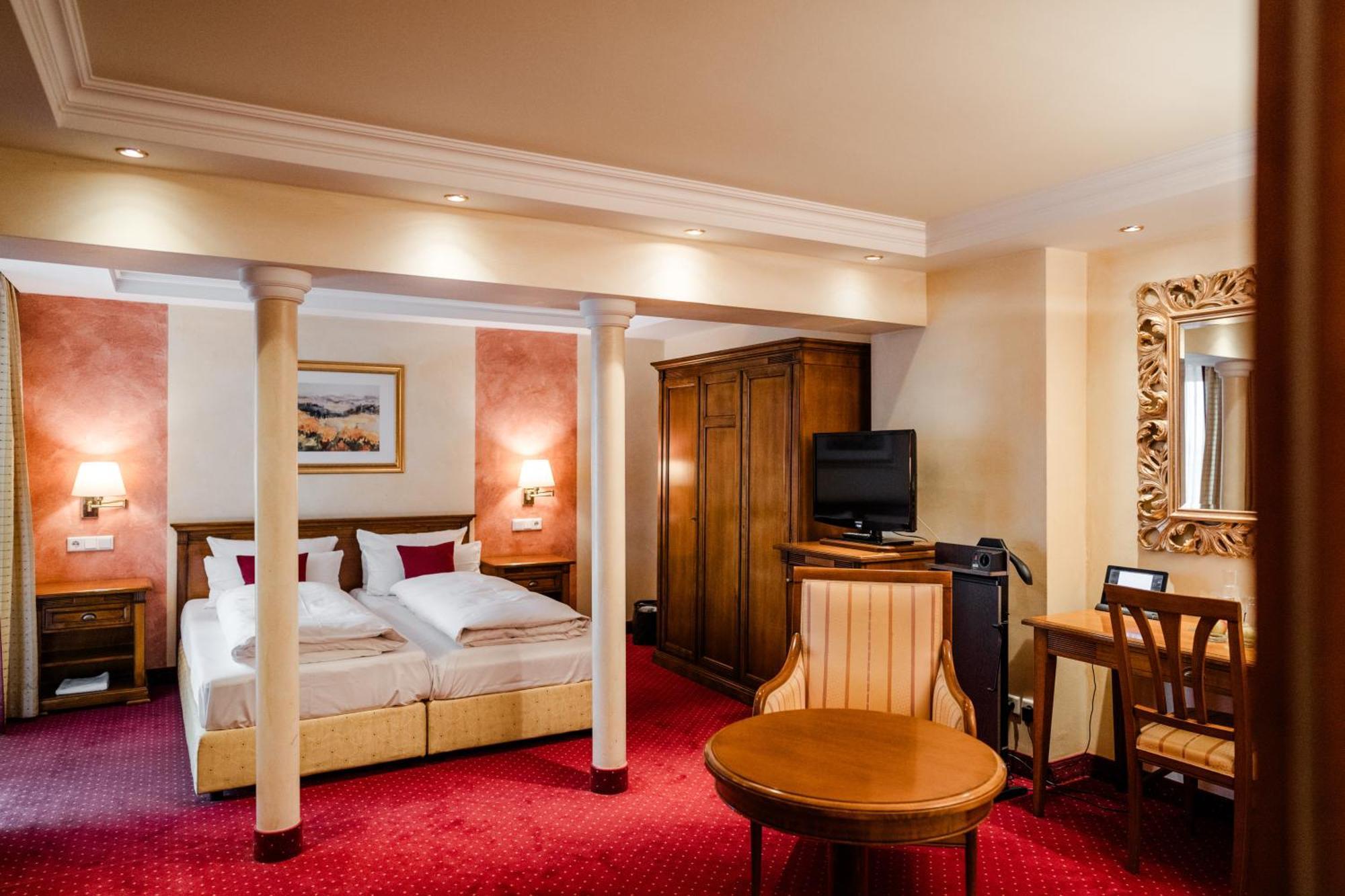 Hotel Antoniushof Ruhstorf an der Rott Bagian luar foto