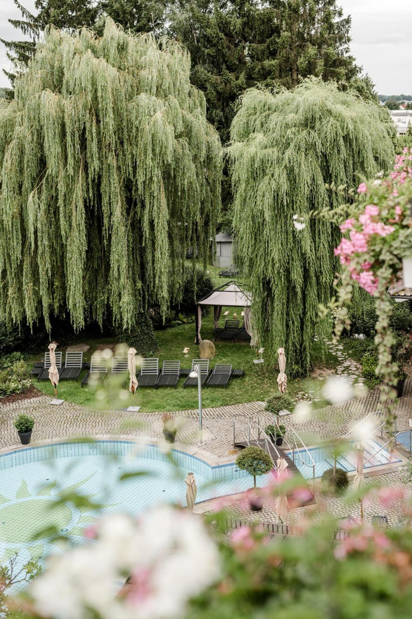Hotel Antoniushof Ruhstorf an der Rott Bagian luar foto