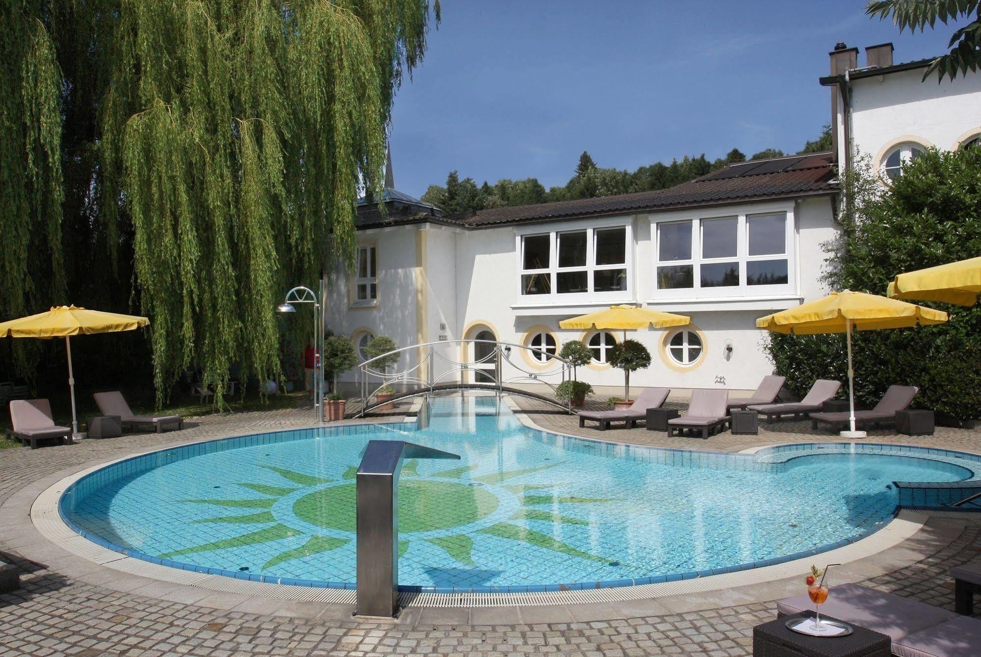 Hotel Antoniushof Ruhstorf an der Rott Bagian luar foto