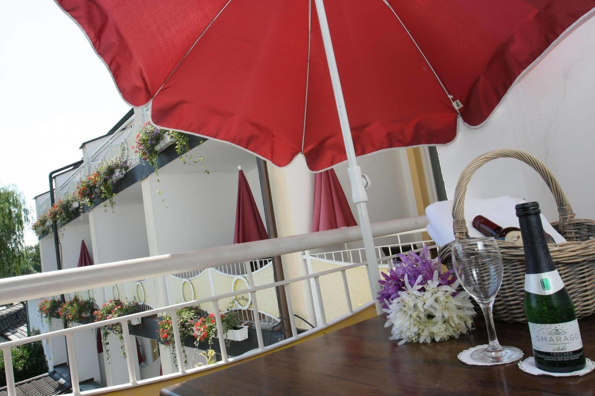Hotel Antoniushof Ruhstorf an der Rott Bagian luar foto